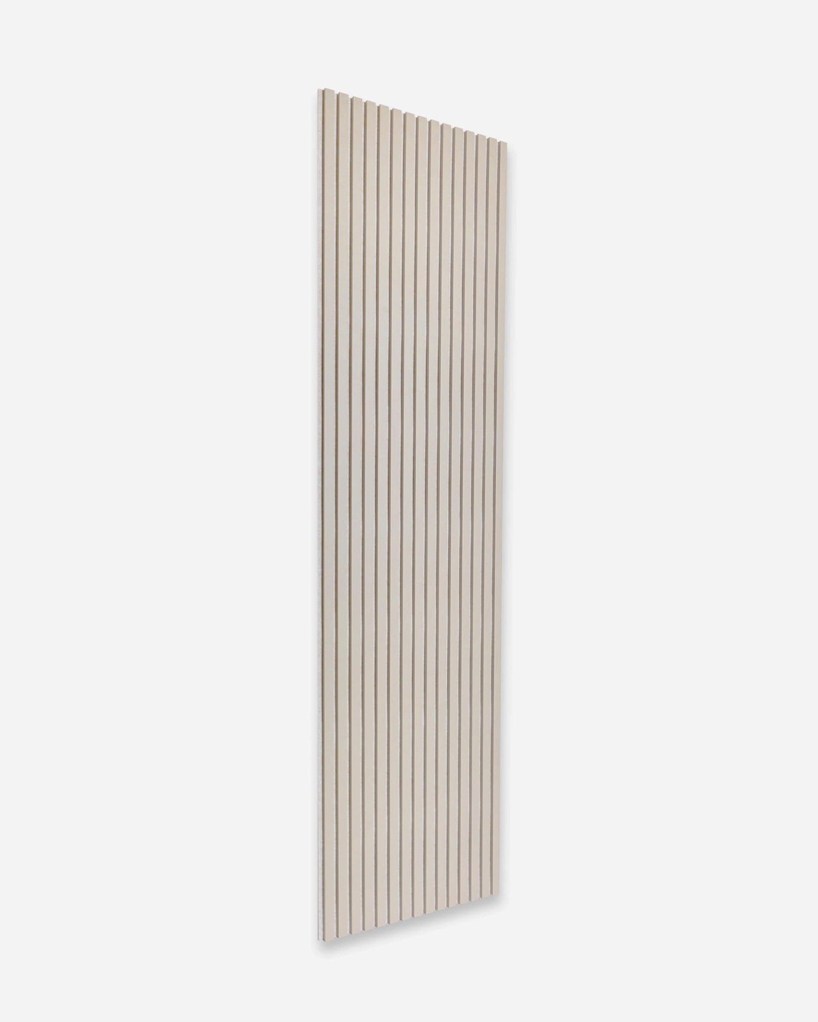WoodUpp Akupanel-Akustikpaneel in „Soft Linen“ mit hellbeigem Filz, 240 × 60 cm, abgebildet vor einem schlichten weißen Hintergrund.